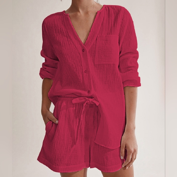 Versatile Notched Top and Shorts Set - Picture 11 of 11